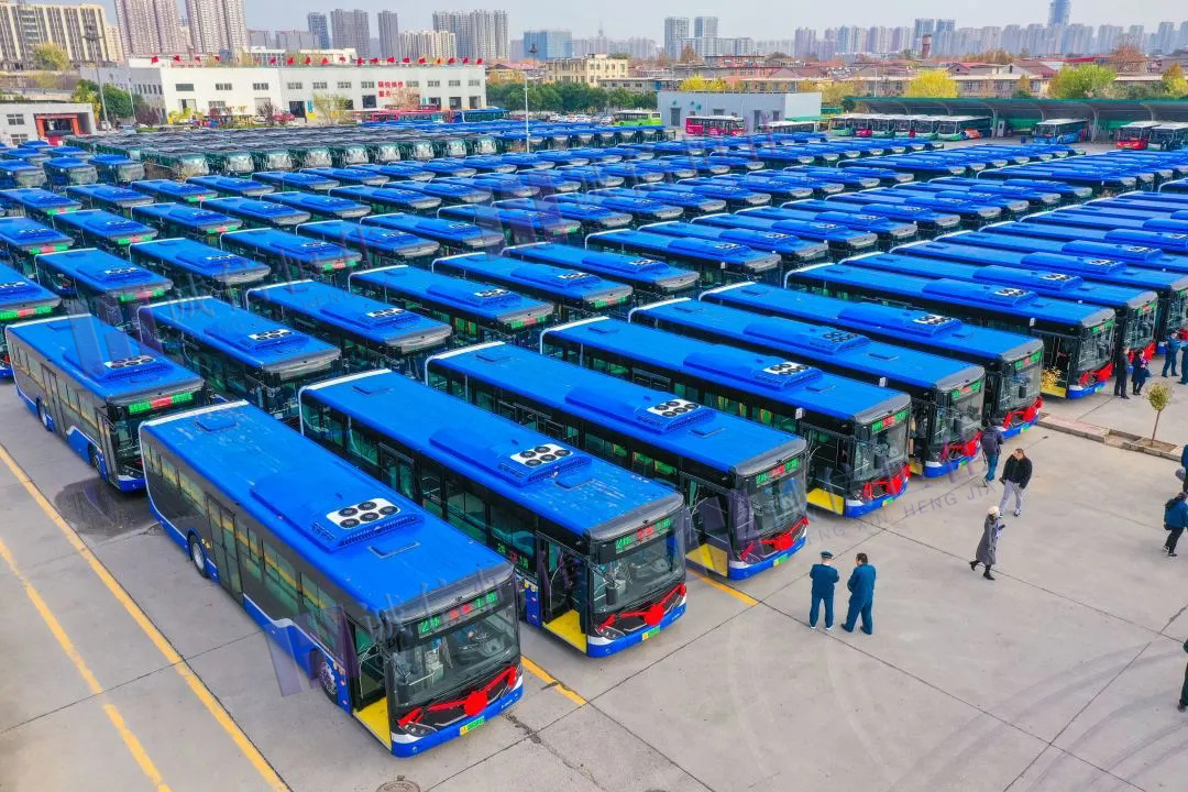 扬州客户500台公交车安装路牌交车仪式！